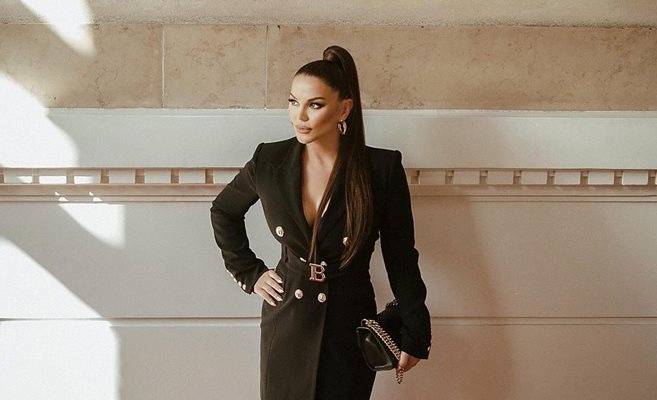 Певицата Деси Слава ще става баба Това стана ясно след