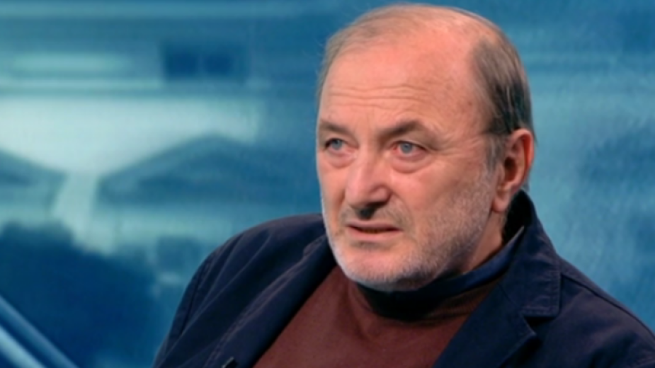 Чрез смяната на Мустафа Карадайъ с Делян Пеевски Ахмед Доган дава заявка за преместване на ДПС