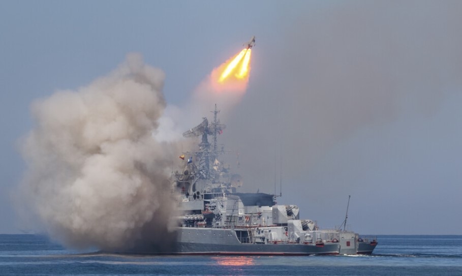 Русия улучи с ракета тази вечер цивилен кораб под флага