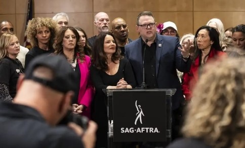 Край на стачката в Холивуд гилдията на актьорите постигна