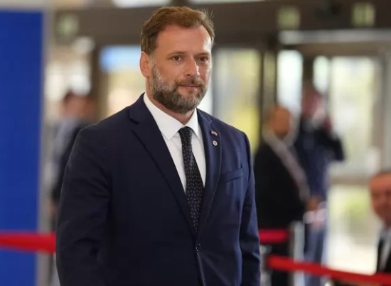 Хърватският министър на отбраната Марио Баножич беше уволнен от поста си