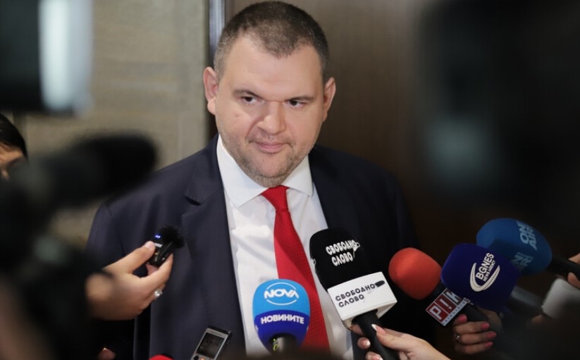 В интервю пред БНР днес министър председателят казва на мен не