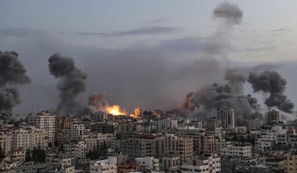 Тежките бомбардировки над Газа продължават и се засилват Те са