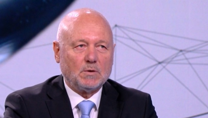 Около 6000 свободни места има в българската армия Причините за