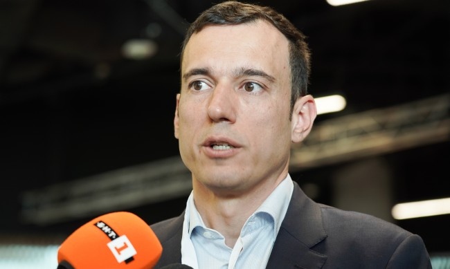 На тържествена церемония в Столична община новоизбраният градоначалник на столицата