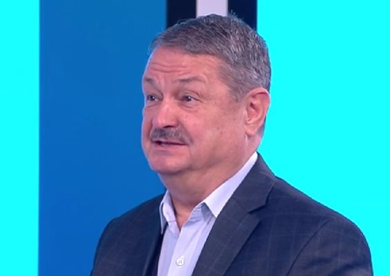 От петък вечер до неделя сутрин се очаква и вятър