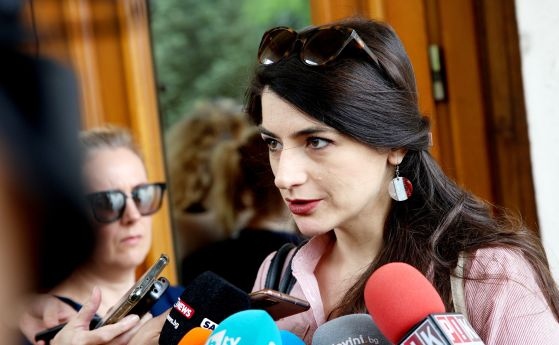 Лена Бориславова нападна ГЕРБ Тя ги обвини че са бойкотирали