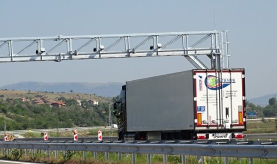 Софтуерът на тол управлението разполага с 50 мобилни 295 стационарни