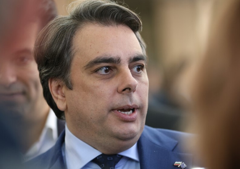 Пълното падане на дерогацията за руския петрол от 1 март