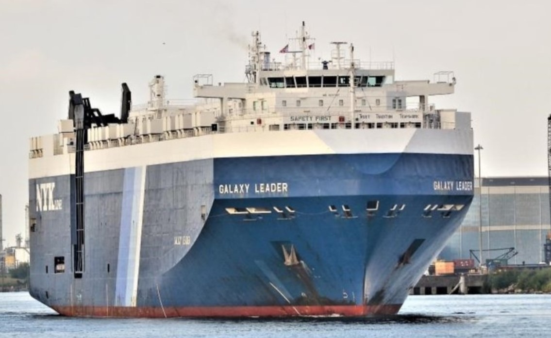 Отвлечените българи на израелския кораб в Червено море са двама