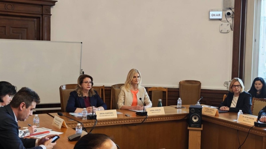 Началникът на кабинета на министъра на туризма Марияна Кордова е