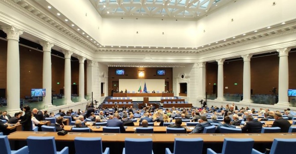 Парламентът отхвърли вота на недоверие към кабинета внесен на 8