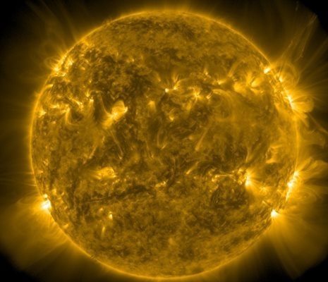 Астрономите съобщават за очаквана геомагнитна буря която ще ни връхлети