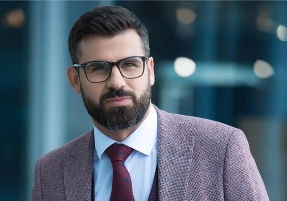 Според икономическия анализатор Кузман Илиев до голяма степен Тристранката се