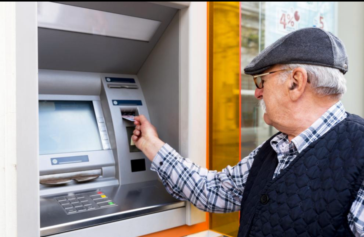 Средната пенсия през 2024 г ще достигне 883 14 лв Това