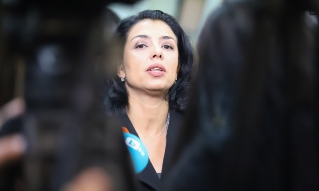 Днес утре и в понеделник се търси нова сглобка в