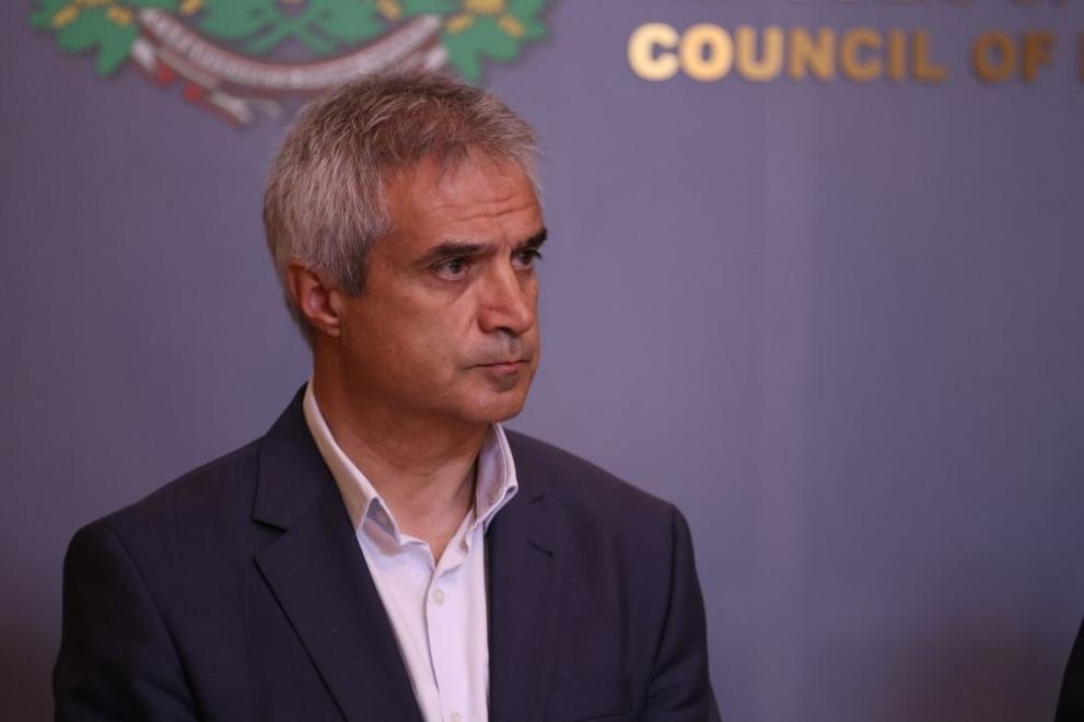 Близо 800 000 домакинства в цялата страна са без ток