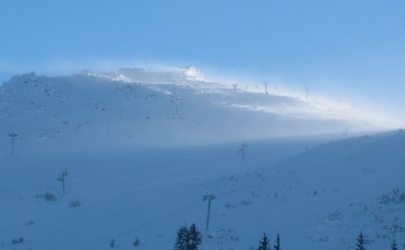 За лавинна опасност на Витоша предупредиха от Планинската спасителна служба