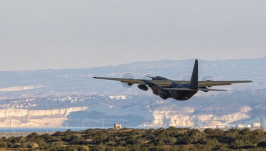 Съединените щати изпращат три военни самолета в Египет за да