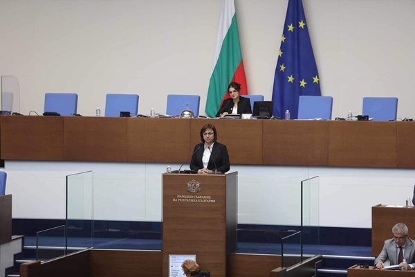Размениха се такива думи добре че не ви чу българският