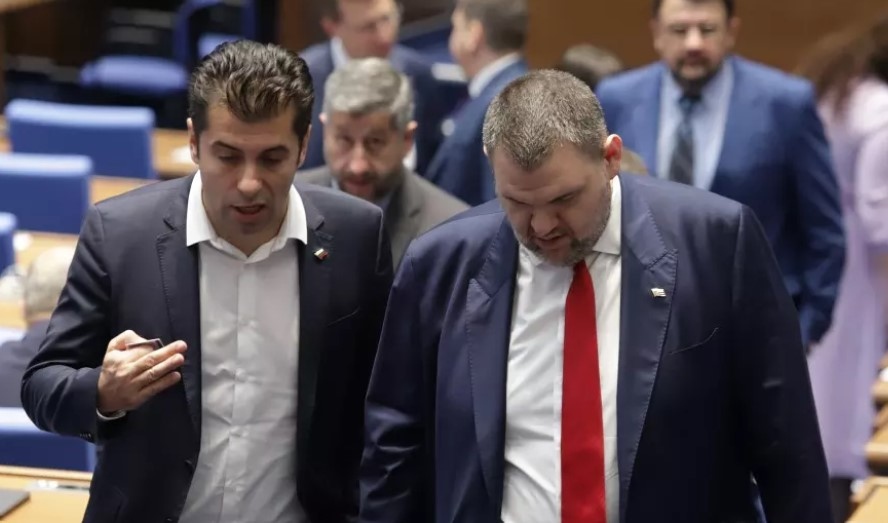 Скандалът между съпредседателя на парламентарната група на Продължаваме промяната