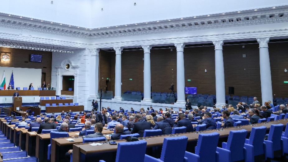 Със 135 гласа за парламентът прие на първо четене бюджета