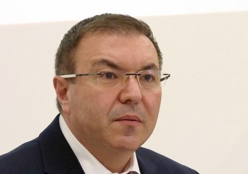 Министърът на здравеопазването Христо Хинков не се справя и след