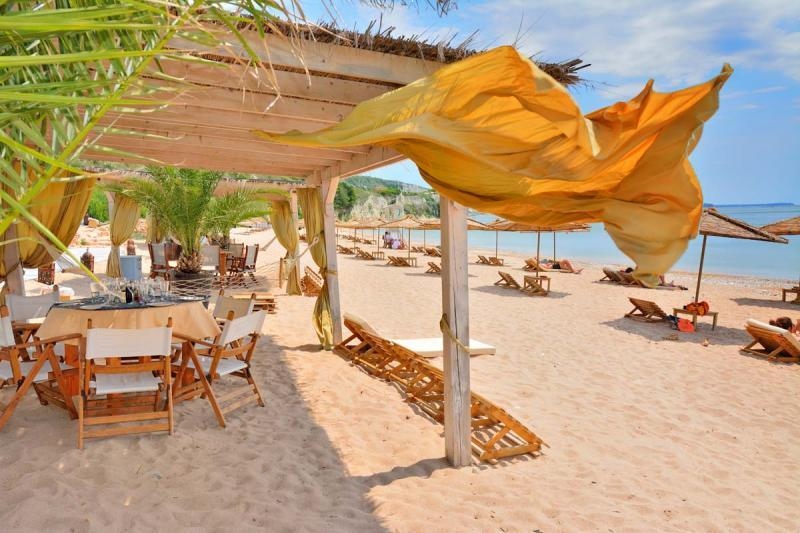 Възпрепятстване на бъдещо строителство на 500 м зад плажовете за