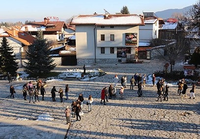 Студентският празник 8 декември отново е повод студентите да му отпуснат края