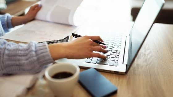 Българите работят значително повече от средното ниво за останалите работници