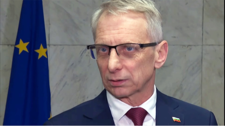 Премиерът Николай Денков заяви че ще изчака да приключват проверките