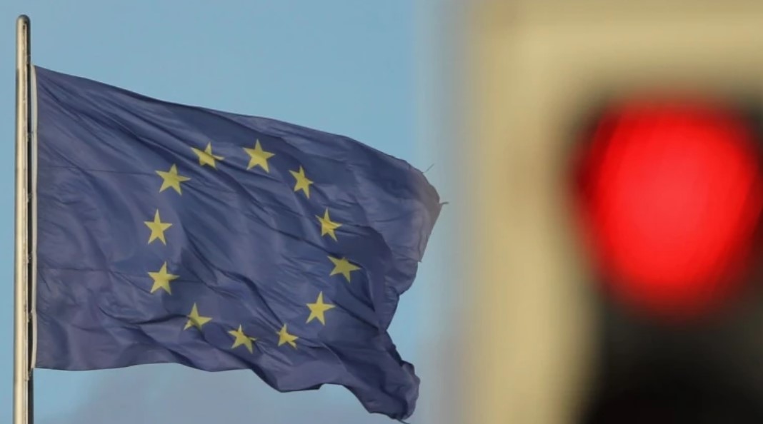 Европейският съюз наложи санкции на двама високопоставени представители на военното