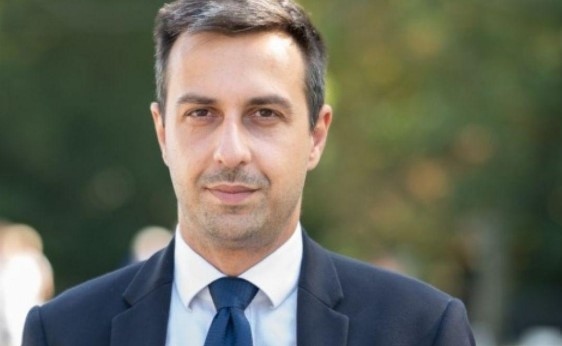 Кандидатът за общински съветник променил политическата си принадлежност на входа