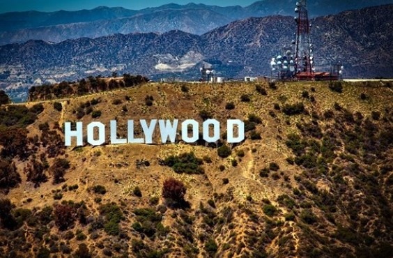 Емблематичният надпис Холивуд навърши 100 години. Предполага се, че преди