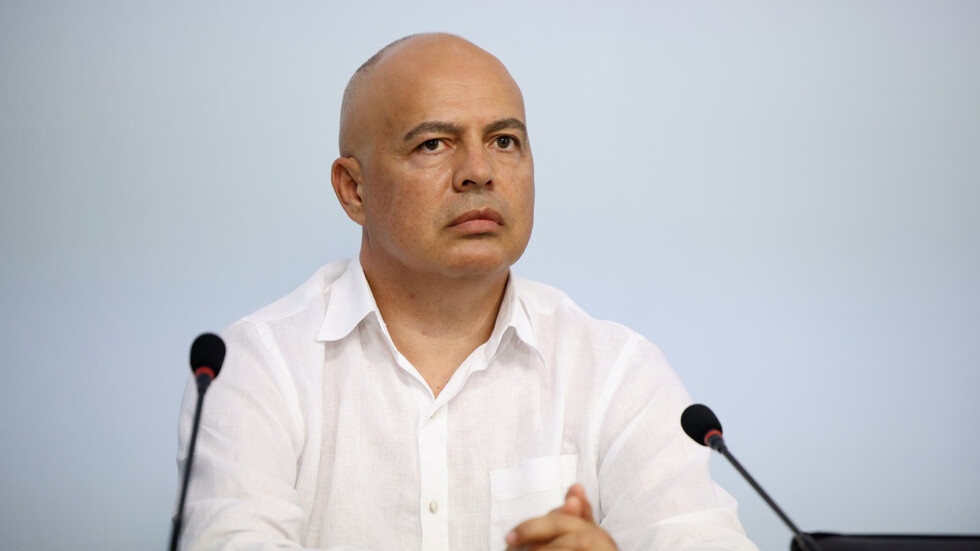 Депутатът от БСП Георги Свиленски е пострадал при конфликт пред