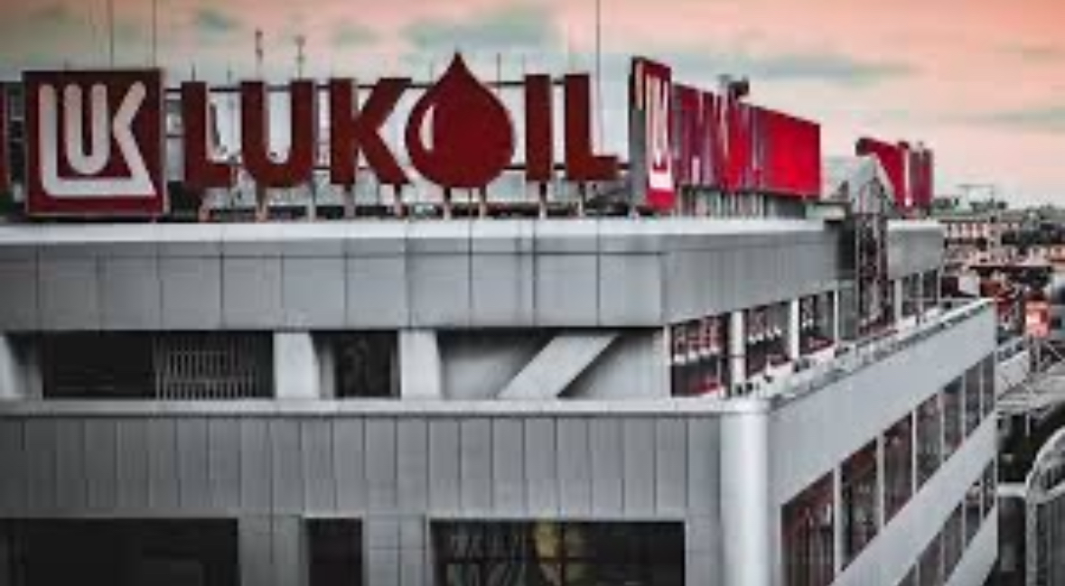 Кирил Петков Делян Пеевски Бойко Борисов и Христо Иванов внесоха