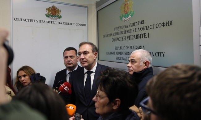 Както стоим в НС ще стоим и тук докато не