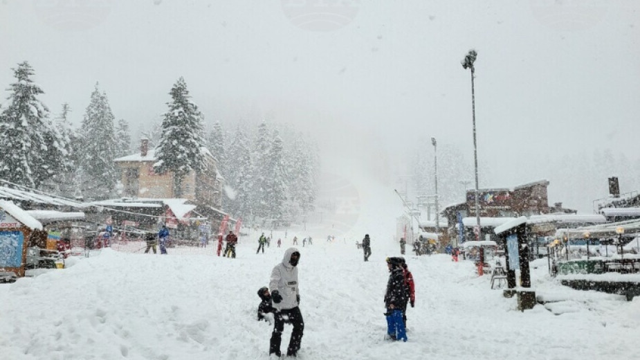 В курортен комплекс Боровец официално бе даден старт на зимния