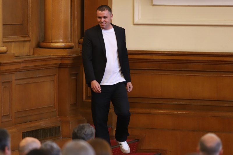 Промени в Семейния кодекс които позволяват по лесно осиновените да научат