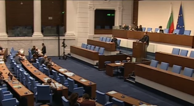 Конституционните промени влизат за второ четене в парламента Според приетите