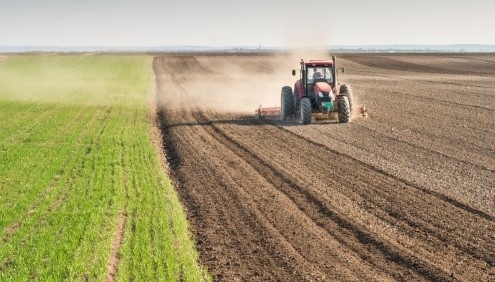 За периода 2016 2026 гг броят на регистрираните земеделски стопани спадна