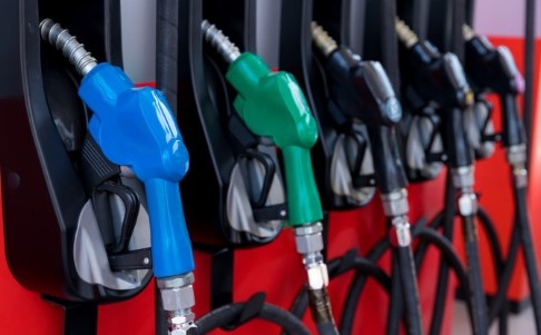 Има правни абсурди в това че парламентът в бързането си