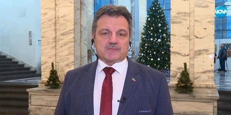 Промените в Конституцията са исторически за всички които живеем в