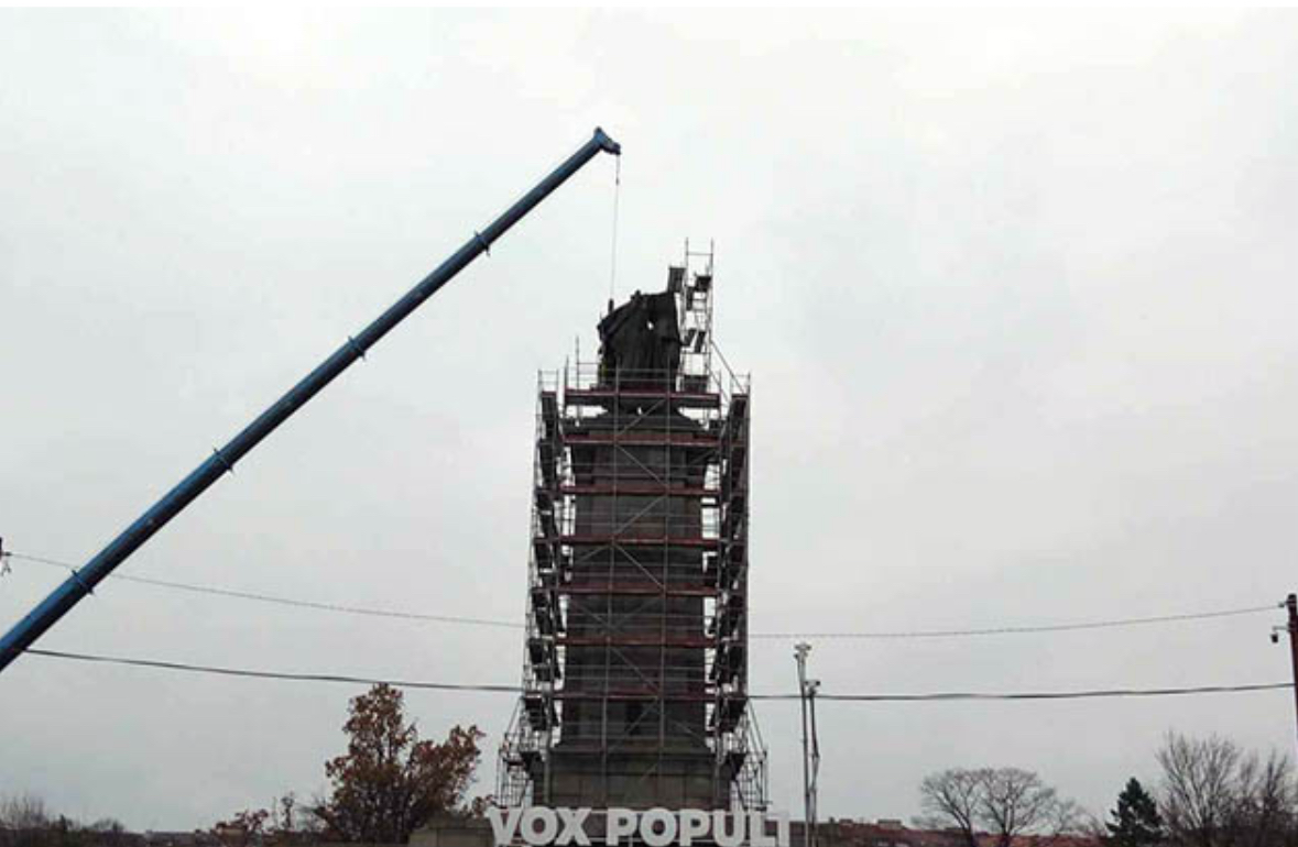 Демонтираните бронзови фигури от Паметника на съветската армия ще бъдат