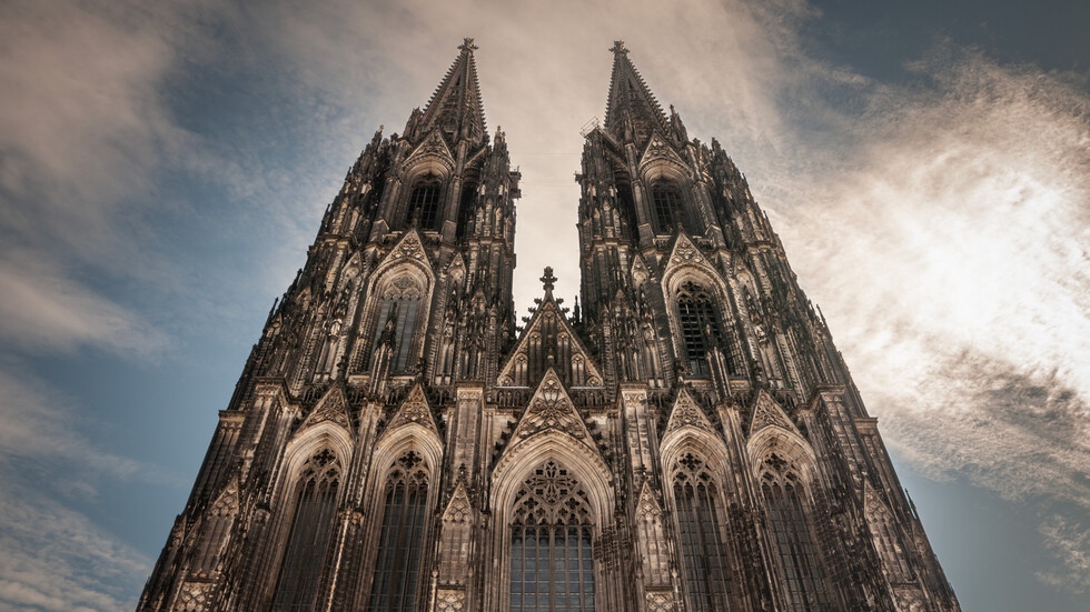 Германската полиция съобщи че е претърсила в събота Кьолнската катедрала