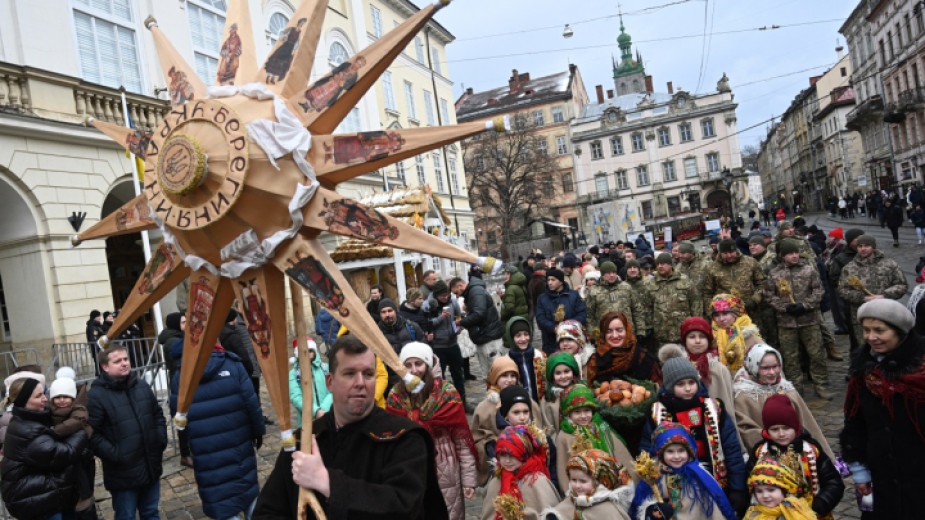 Украйна чества Рождество Христово тази година за първи път днес