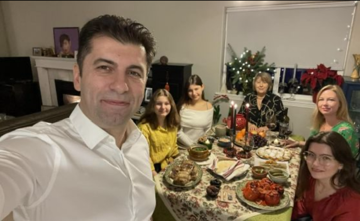 Съпредседателят на Продължаваме промяната Кирил Петков честити празника със снимка