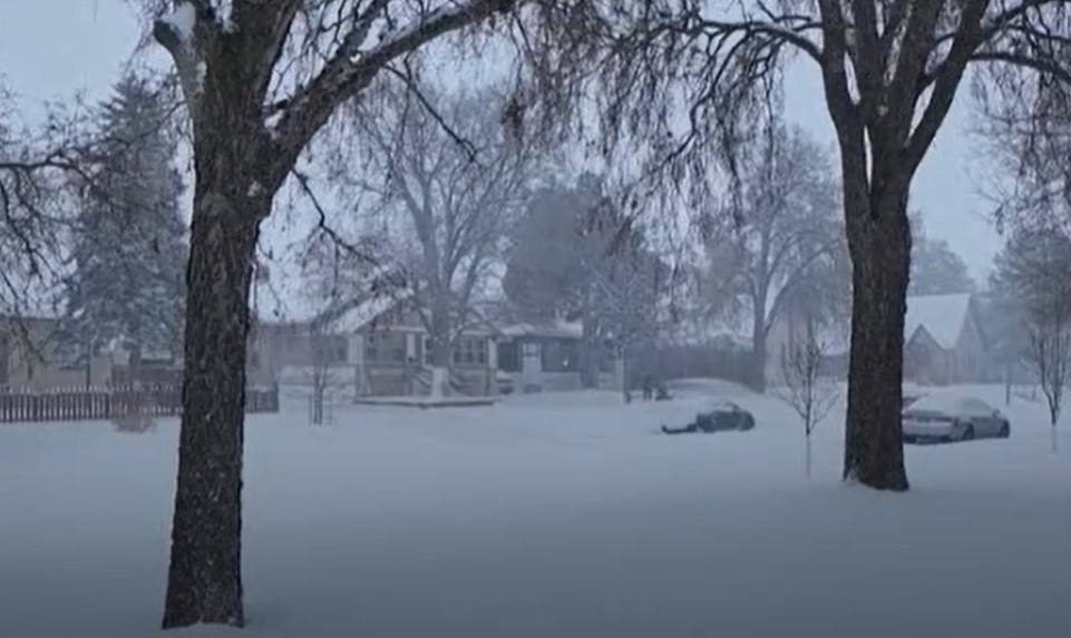 Зимна буря скова цeнтралната част на Съединените щати в деня