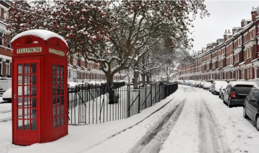Силни ветрове проливен дъжд и валежи от сняг до 10 15