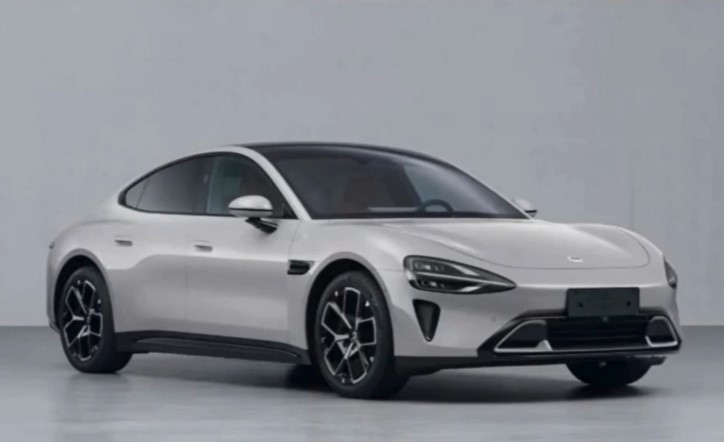 Kитайският производител на смартфони Xiaomi представи първия си електрически автомобил